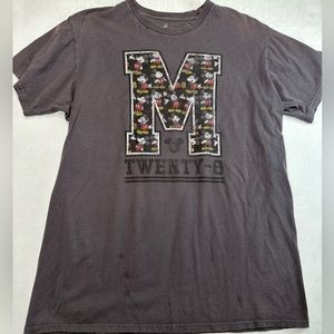 Disney Parks Disneyland Gray Mickey Twenty-8 T-Shirt Mens Size L